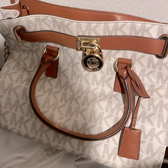 Michael Kors bags - Picture 2 of 5